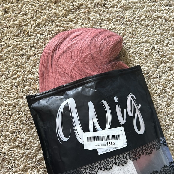 Short Bob Wig (Rose Gold) - Picture 3 of 4